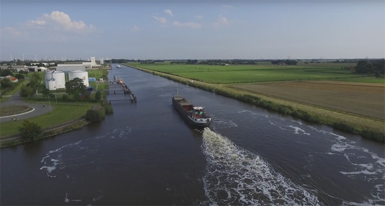 Eemskanaal Delfzijl gefilmd met DJI Phantom 3 door FlyingDutch