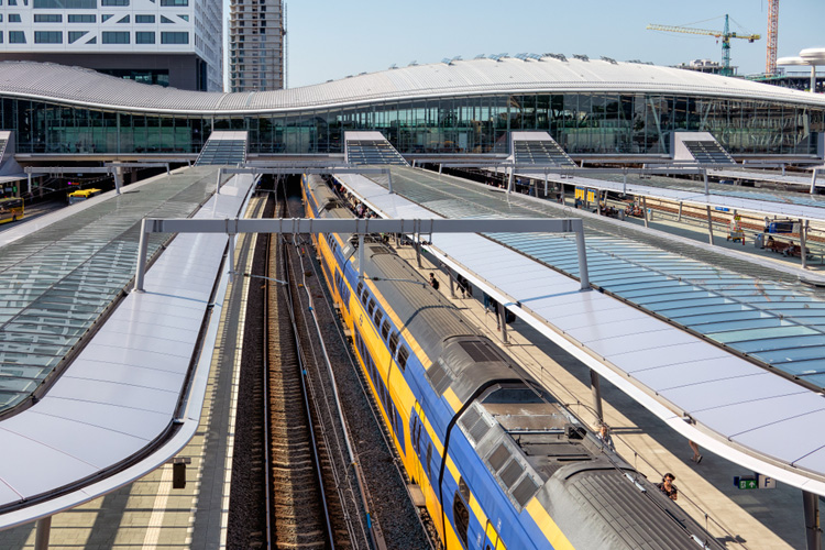 NS gaat stations met drones inspecteren