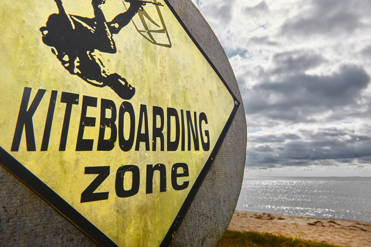 Sander Sassen - Kiteboarding in Zandvoort